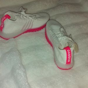 COPY - Danskin workout shoes 7.5 white and pink